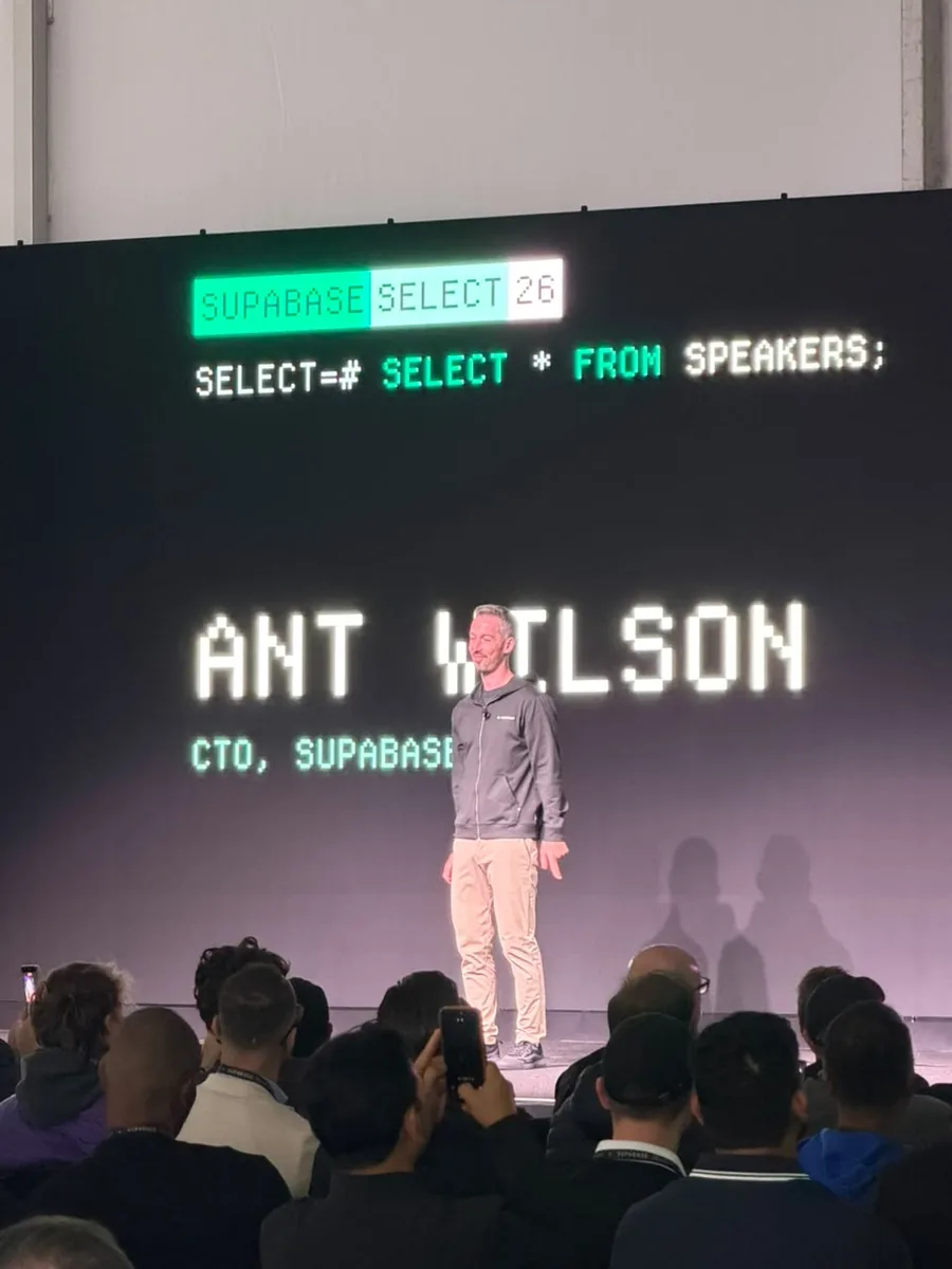 Ant Wilson, cofundador y CTO de Supabase, en la apertura de Supabase Select 2026